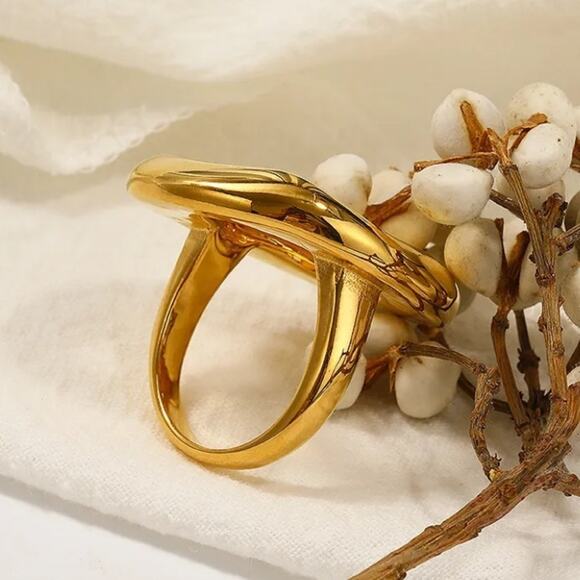 Stainless Steel Hollow Out Gold Ring - Picture 10 of 12